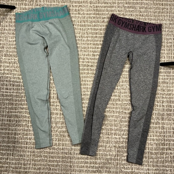 Gymshark Black Tee with Gray and Green Leggings Sz Sm - Picture 4 of 8